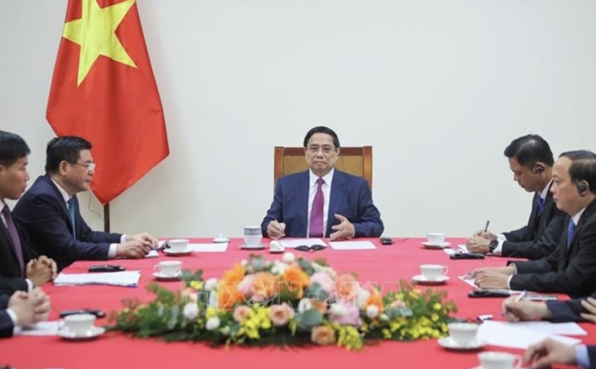 Vietnamese Prime Minister holds phone talks with Cambodian counterpart